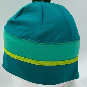 NWT Brooks Moving Comfort "Just Right Beanie" OSFA Running Hat Cap NWT